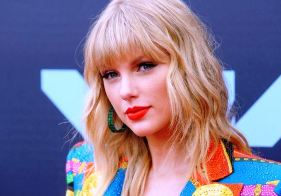 Taylor Swift: Age, Family, Biography & More 2